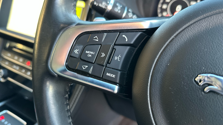 Jaguar F-Pace 2.0d [180] Chequered Flag 5dr Auto AWD Diesel Estate